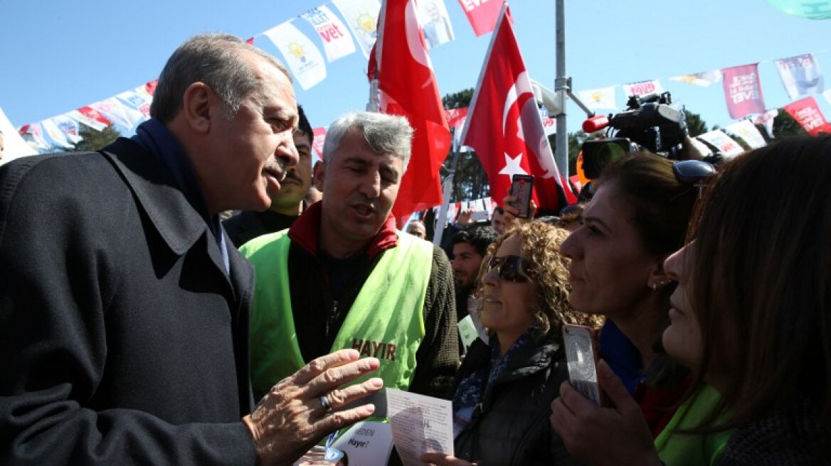 Τουρκία: Ένταση με Ερντογάν σε περίπτερο του «όχι»